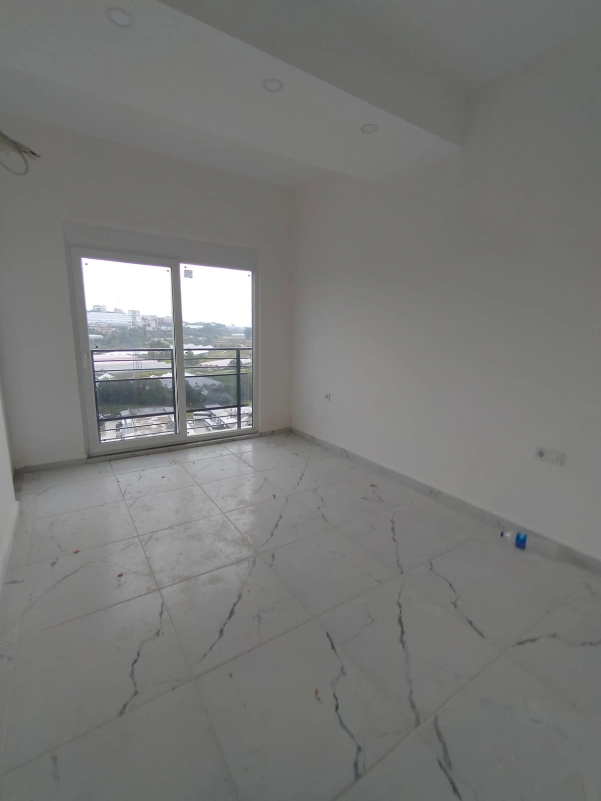 شقق على البحر 1+1 في أفصالر