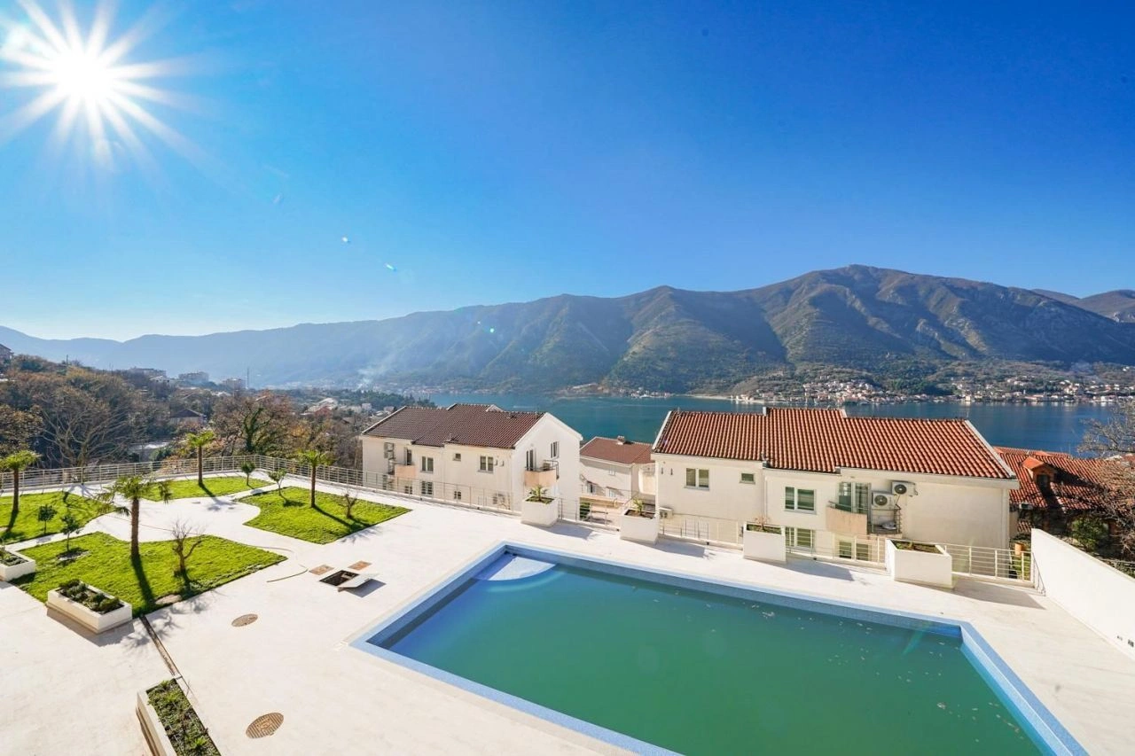 Apartment 58 m2 with bay view