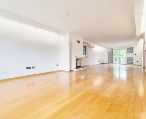 Family four-storey villa in Hollow area of Zagreb, Croatia