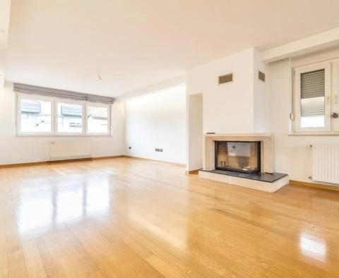 Family four-storey villa in Hollow area of Zagreb, Croatia