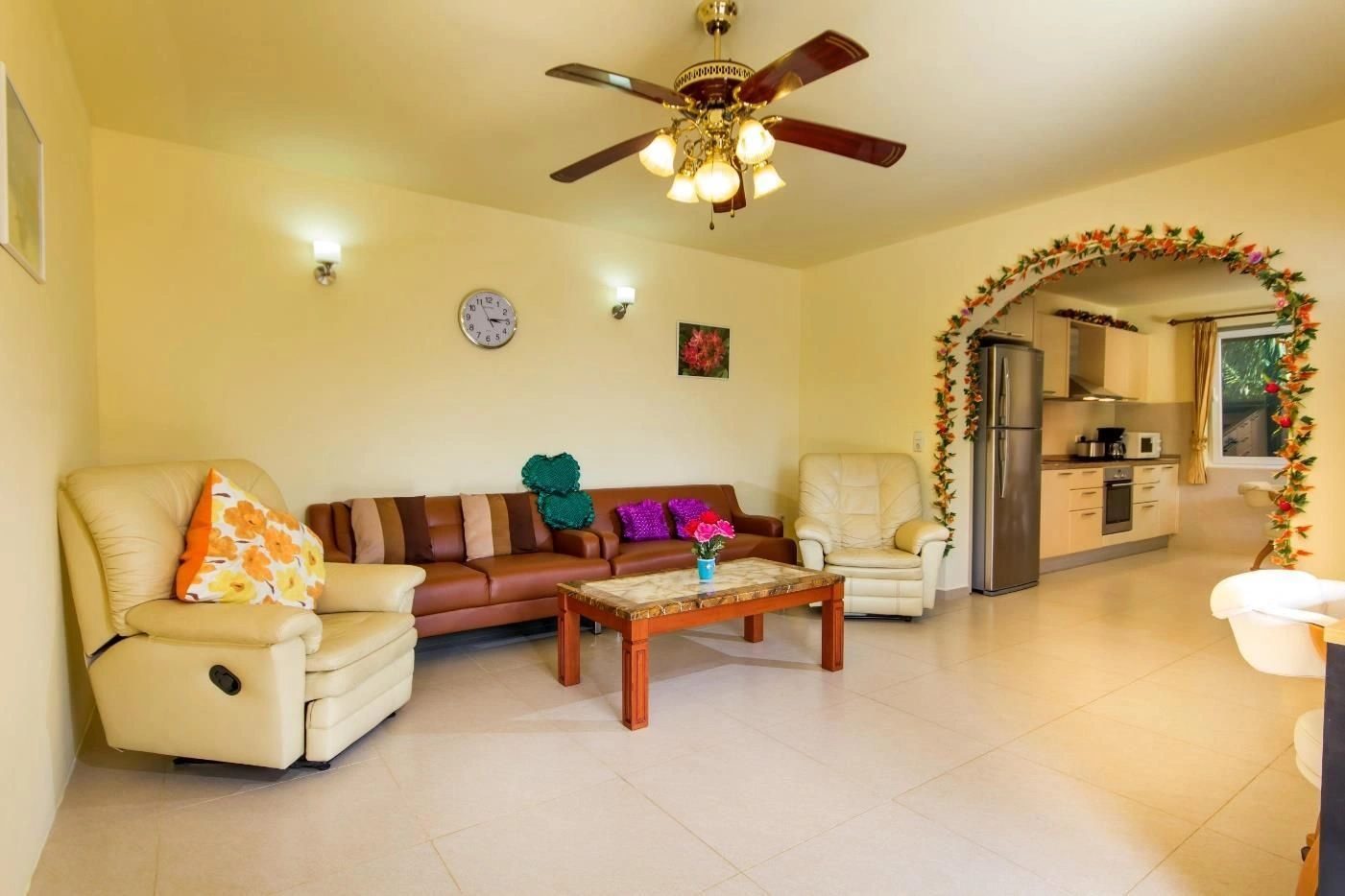 Beautiful villa with pool, guest house and bungalow