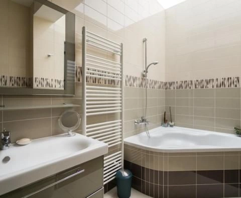 Large villa in the Bukovac area, with a plot area of 3500m2