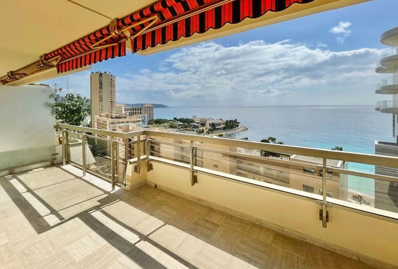 Apartment 3+1 on Larvotto beach