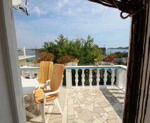 House of 200 m2 in Rajani, just 40 m from the sea
