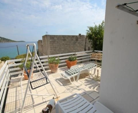 House of 200 m2 in Rajani, just 40 m from the sea