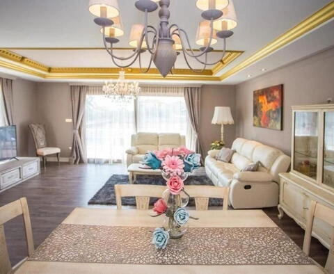 Вилла 2+1 с бассейном и террасой в Порече