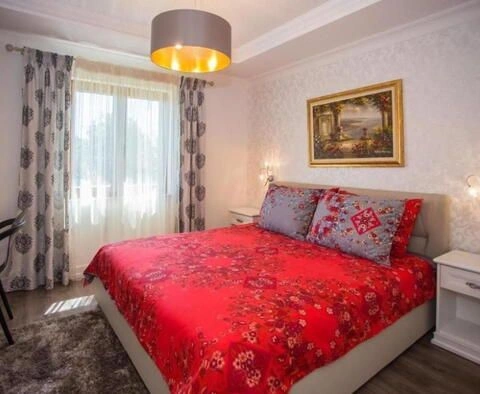 ویلای لوکس با استخر و Terrasse در پورچ