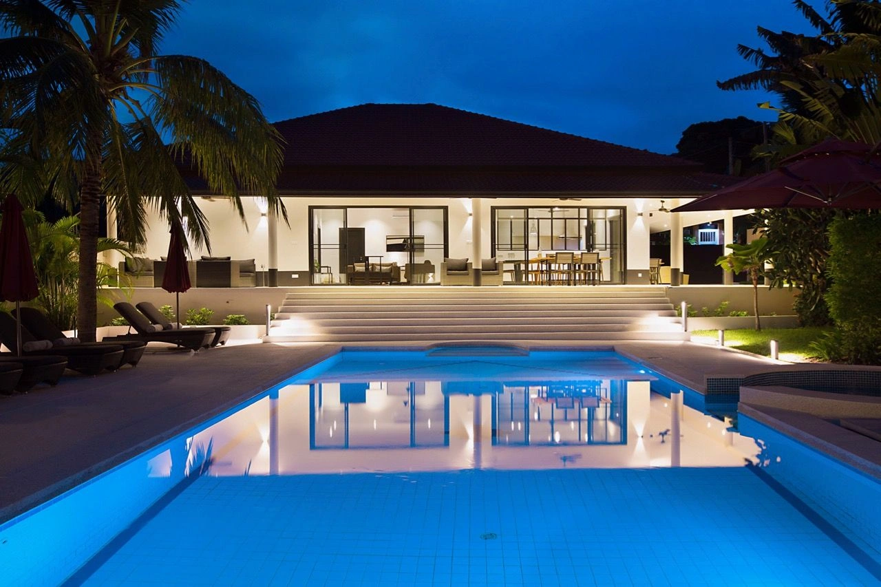 ویلا دیدنی 8+2 با استخر در سامویی، تایلند