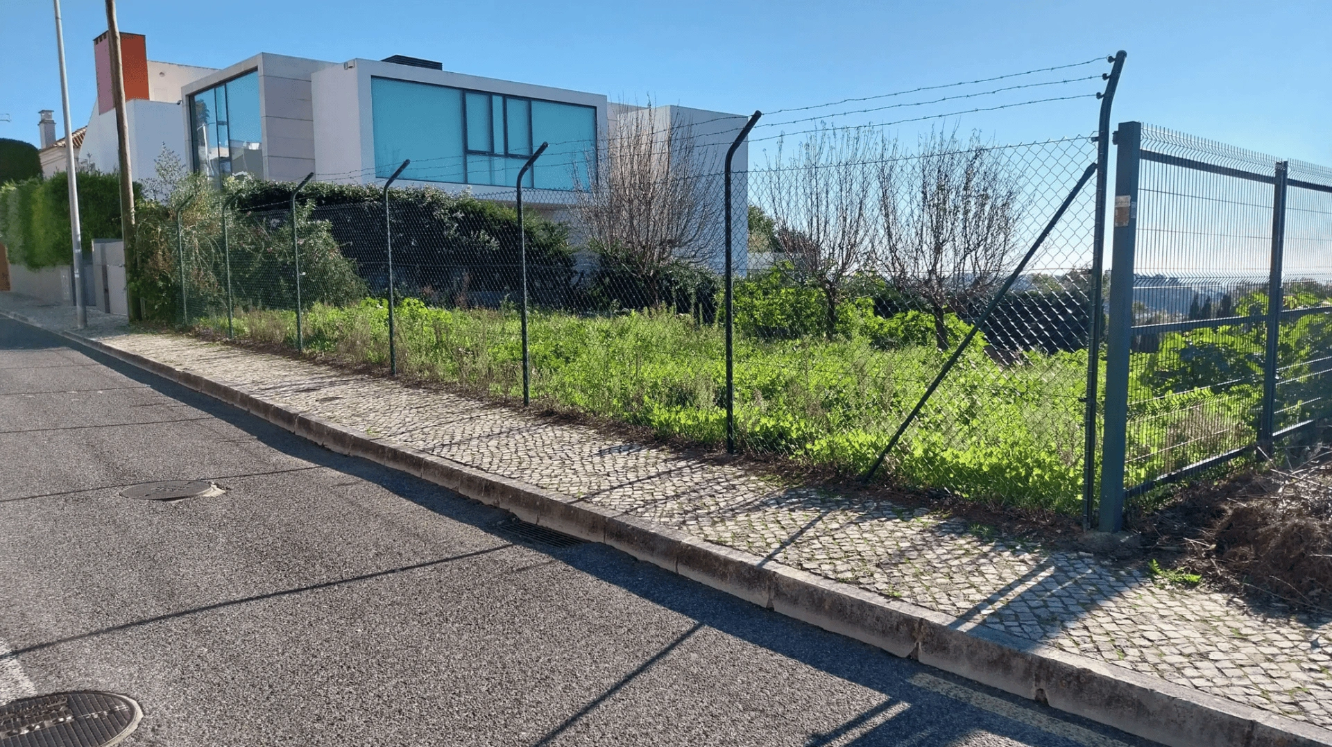 Residential plot in Carnaxide, Portugal