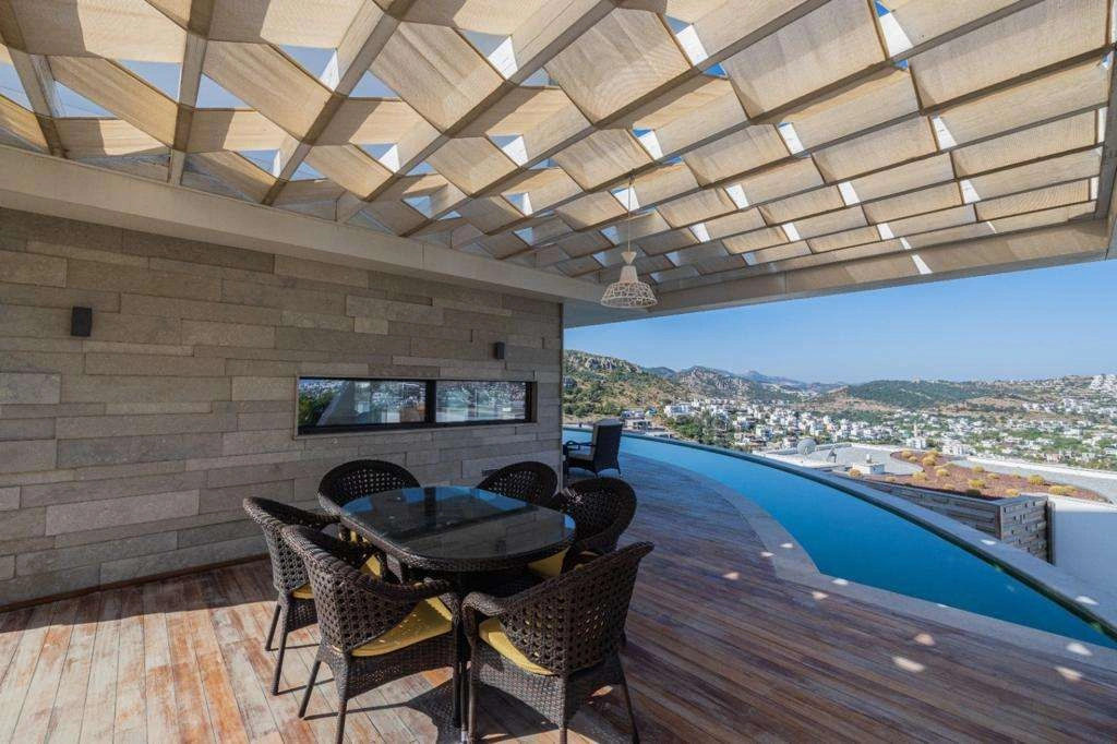 فيلا فاخرة بمساحة 230 م2 مع مسبح