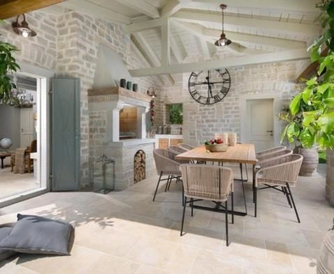 Außergewöhnliche Luxus-Steinvilla im Gebiet Kanfanar