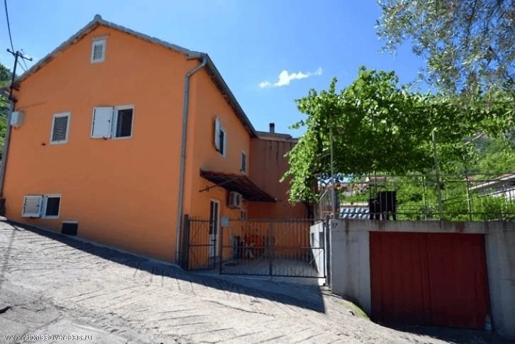 اشتري فيلا في كوتور بسعر 270 ألف يورو ✅ عقارات في مونتينيغرو