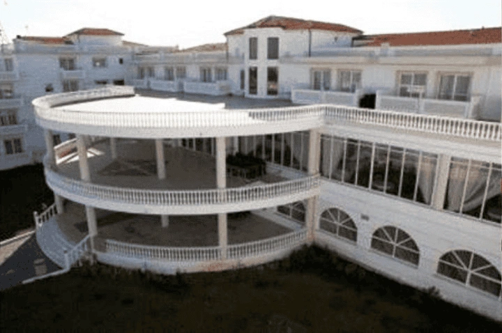 Hotel near Thessaloniki 4500 m2