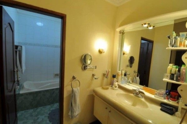 Villa in Nusa Dua with 6 bedrooms