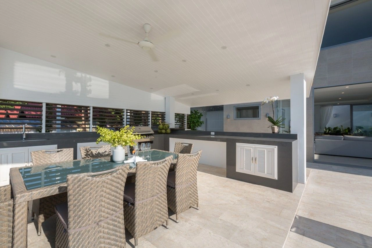 Incredible villa by the sea 3+1 with private pool