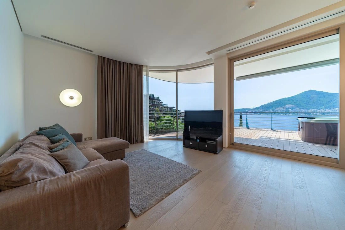 Apartment 139 m2 in Budva