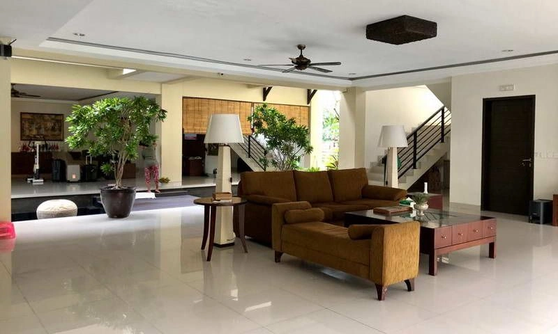 Luxuosa vila 8+1 em uma área privilegiada de Nusa Dua