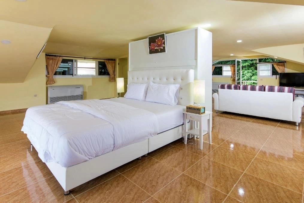 Panoramic villa 4+2 with large plot and swimming pool