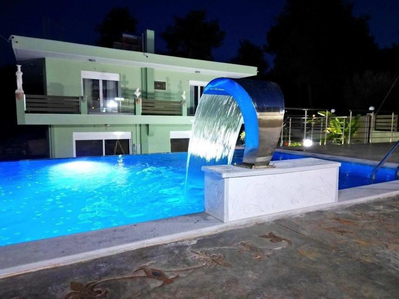 4+1 villa in the Peloponnese with a beautiful garden and swimming pool