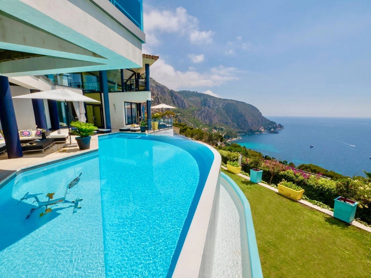 Eze'de Eşsiz 4+1 villa