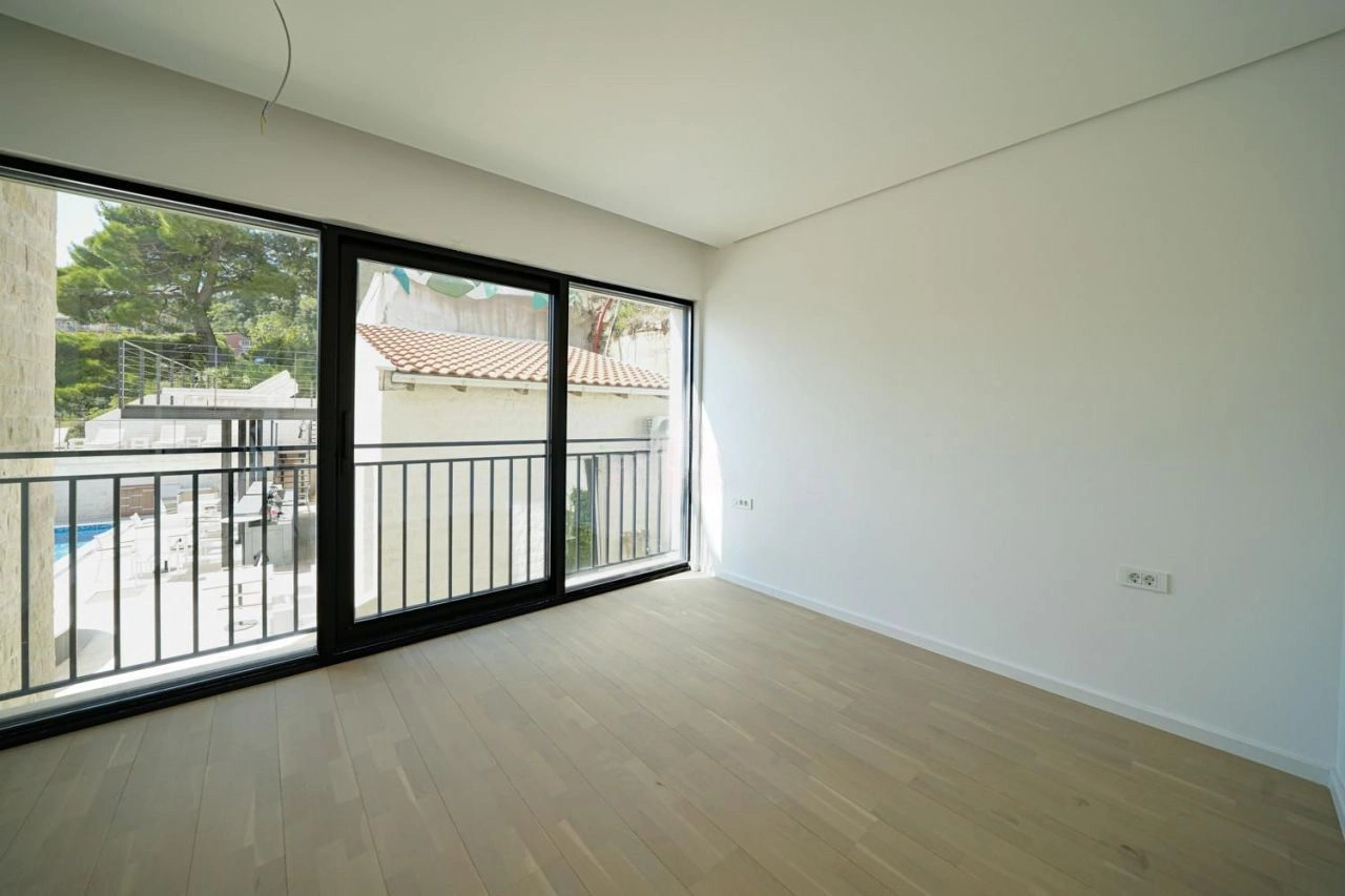 Budva'da 220 m2 lüks penthouse