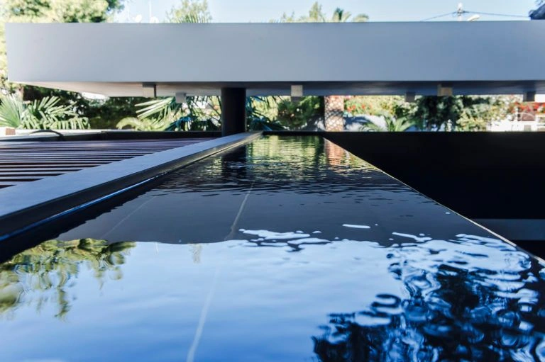 مجمع يتكون من 6 شقق في مدينة أثينا، اليونان