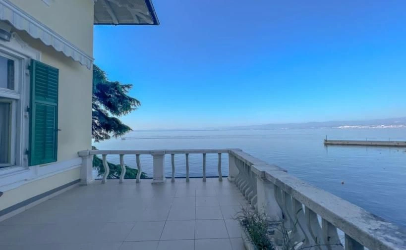 Luxury villa 3+1 on the top of Lovran