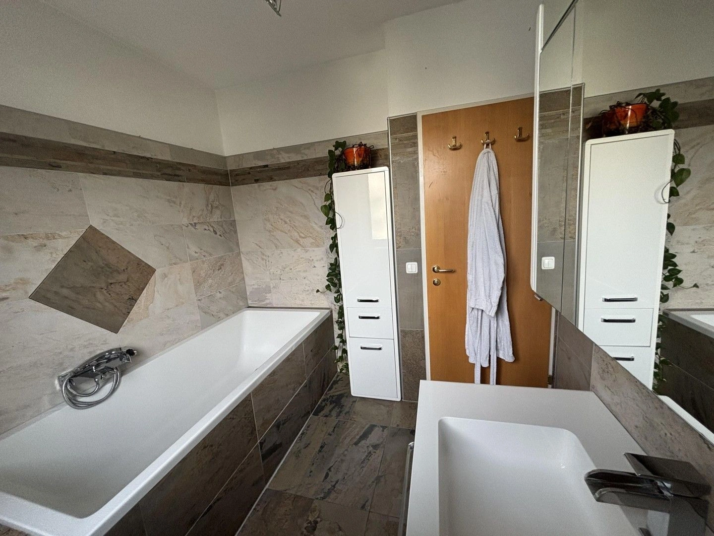 Three-room apartment in Froschberg, Austria