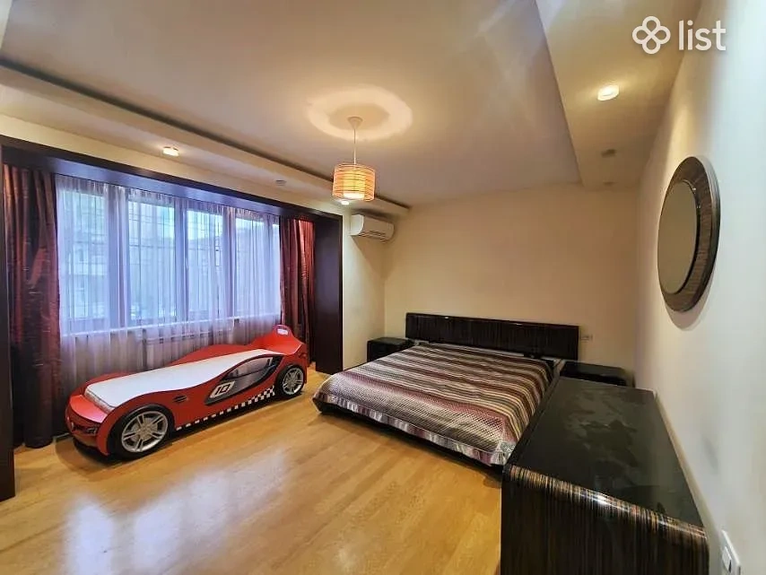 Modern apartment 101 m2 in Yerevan, Armenia