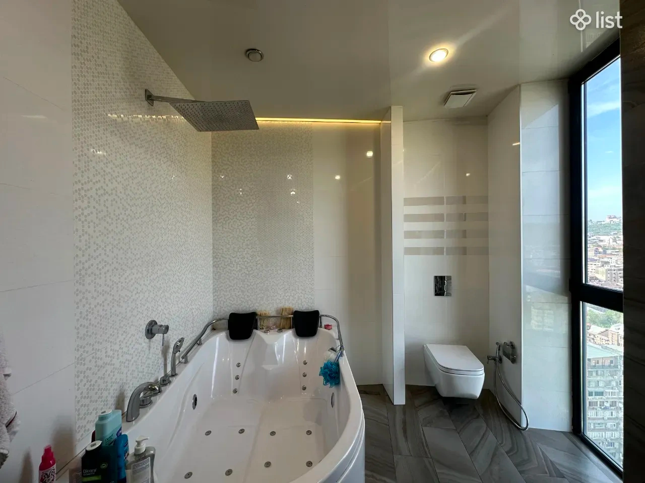 Spacious apartment 217 m2 in Yerevan, Armenia