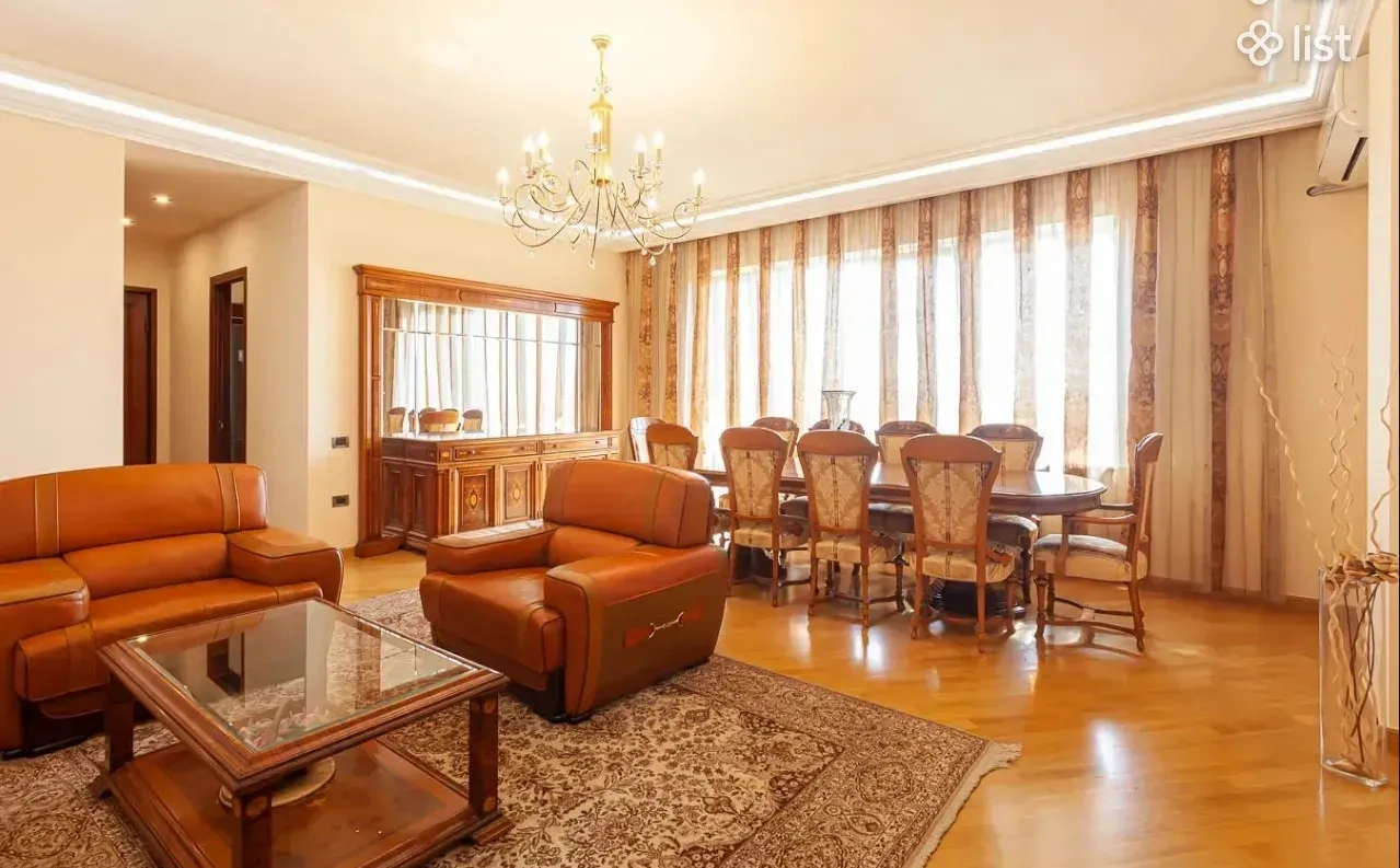 アルメニア(エレバン)家具付きアパート 166 m²