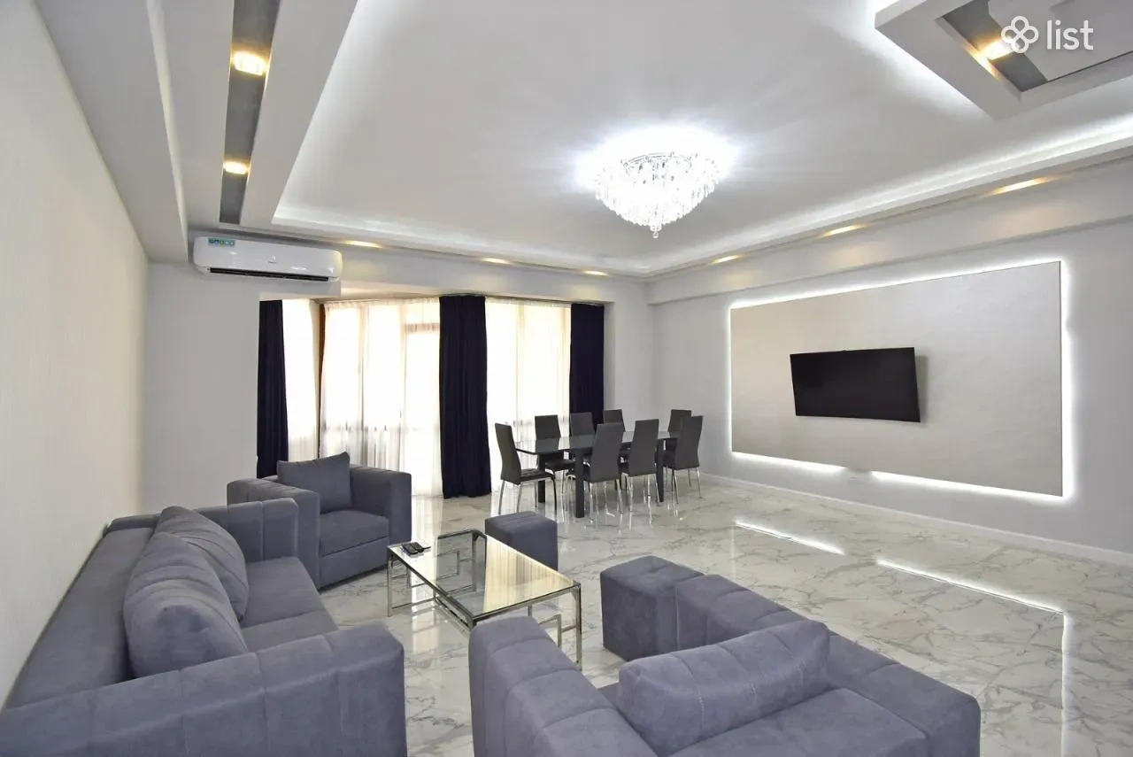 विस्तृत अपार्टमेंट 147 m² — येरवन, आर्मेनिया