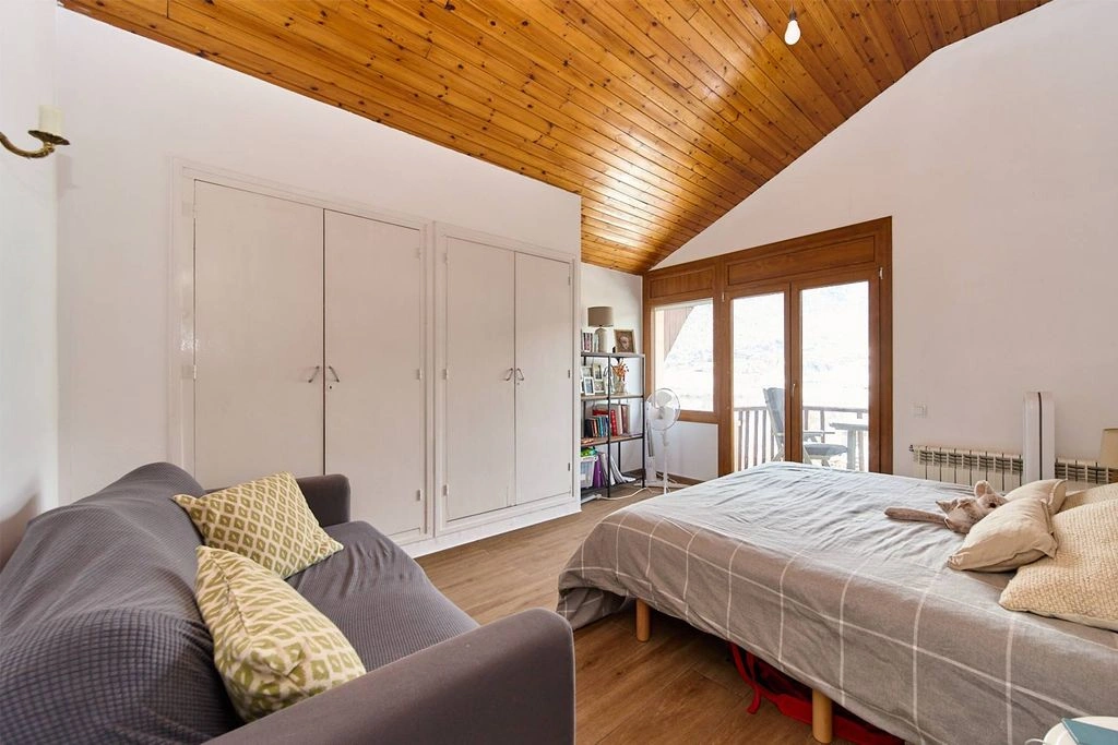 Renovated house 283 m2 in l'Aldosa, Andorra