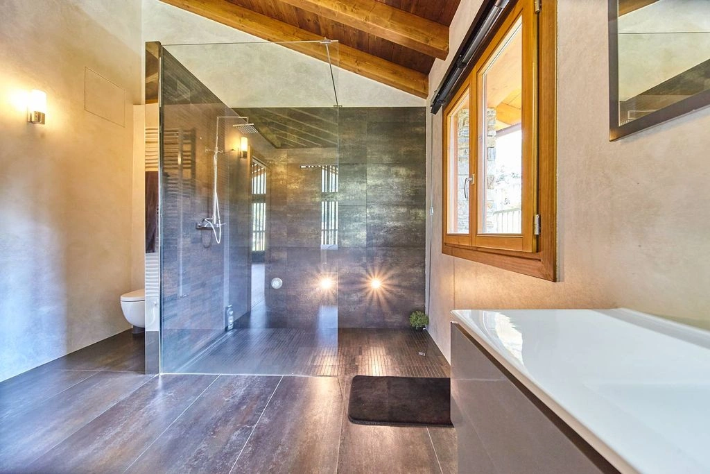 Spacious house 449 m2 in Pal, Andorra