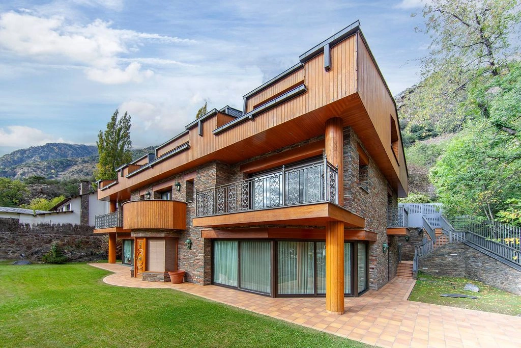 Acogedora villa 4+1 en la zona de Andorra la Vella, Andorra