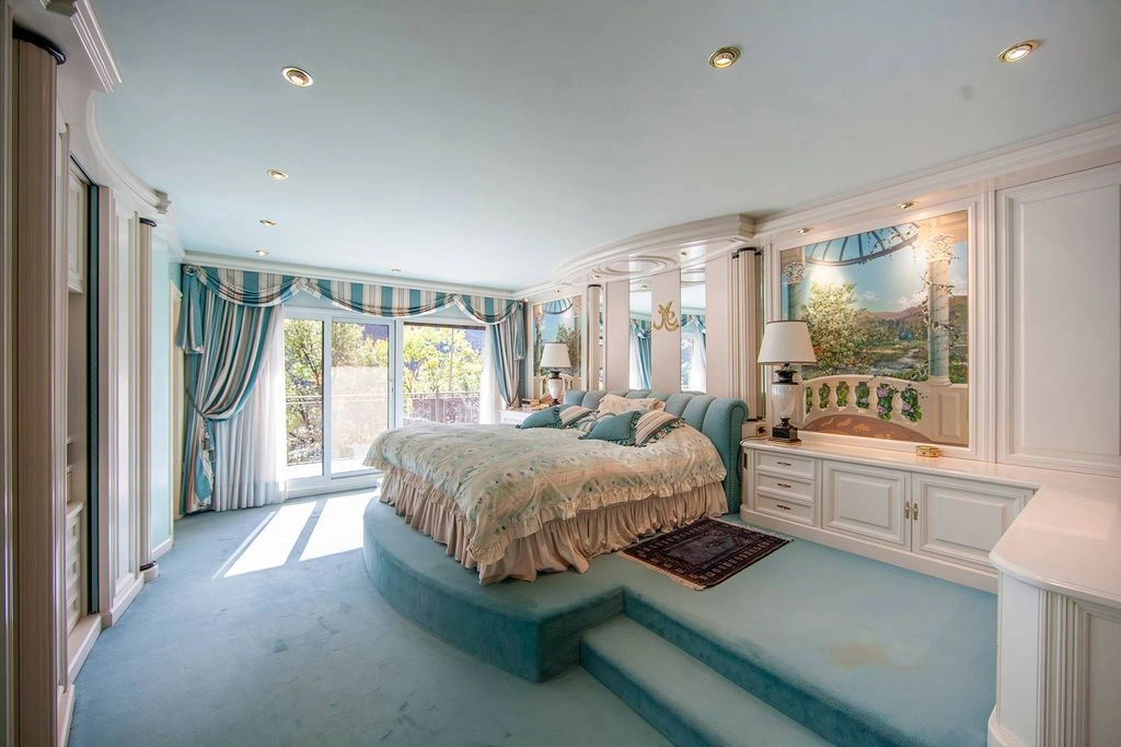 Spacious villa 907 m2 in Andorra la Vella, Andorra