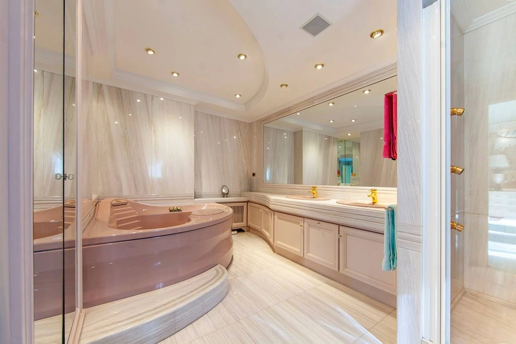 Spacious villa 907 m2 in Andorra la Vella, Andorra