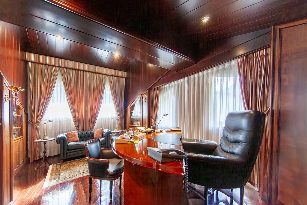 Spacious villa 907 m2 in Andorra la Vella, Andorra