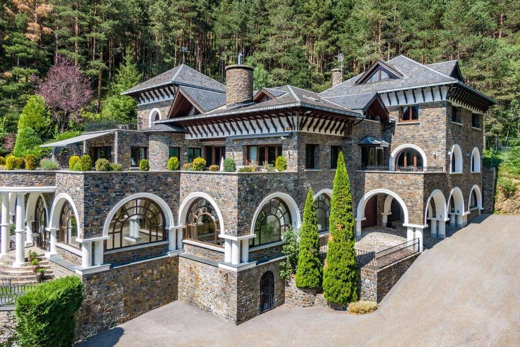 Luxurious villa 1675 m2 in La Massana, Andorra
