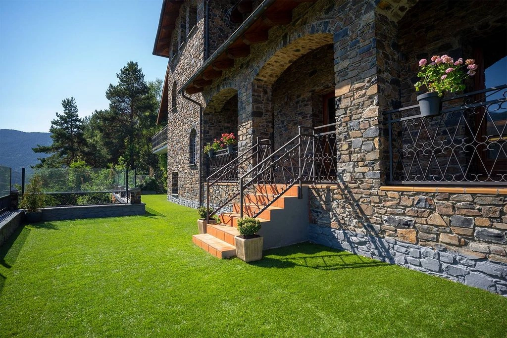 Renovated villa 998 m2 in Sispony, Andorra