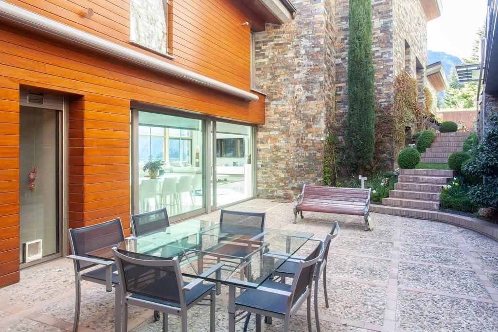 Spacious villa 1533 m2 in Escaldes Engordany, Andorra