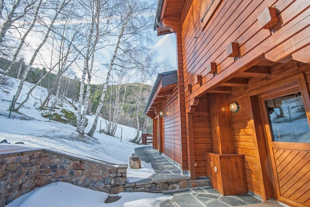 Moradia acolhedora 4+1 em Pal, Andorra