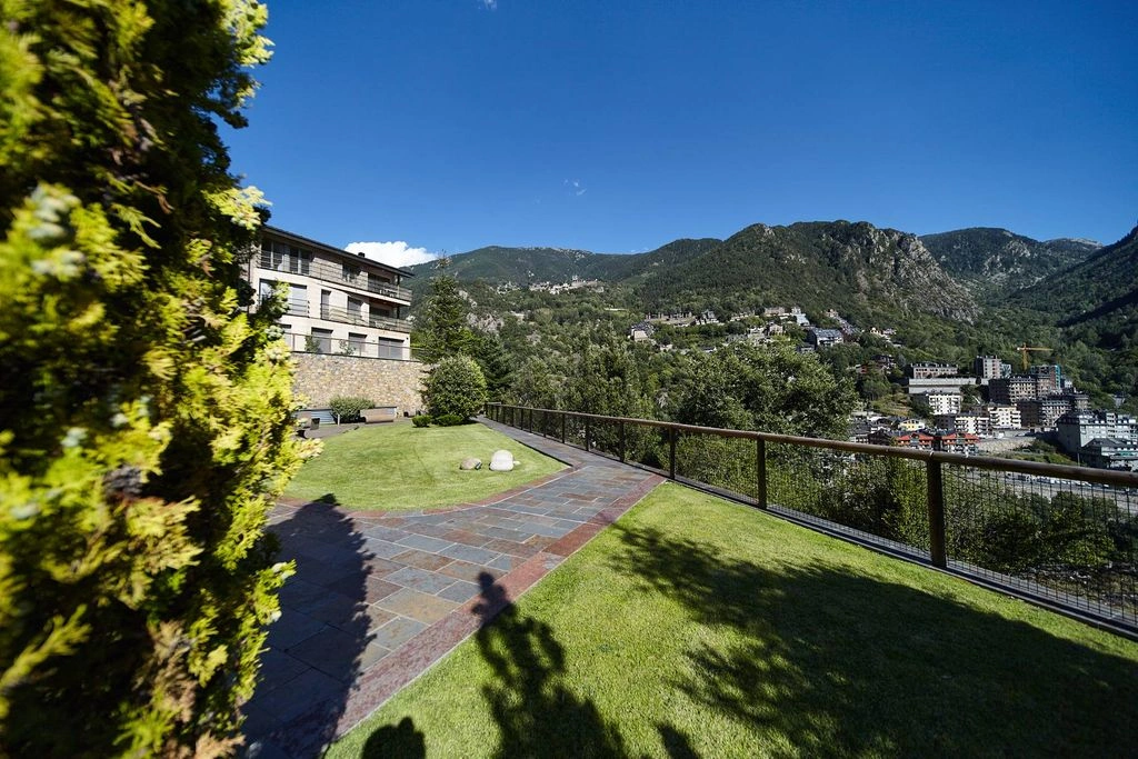 Furnished 3+1 penthouse 195 m2 in Escaldes-Engordany, Andorra
