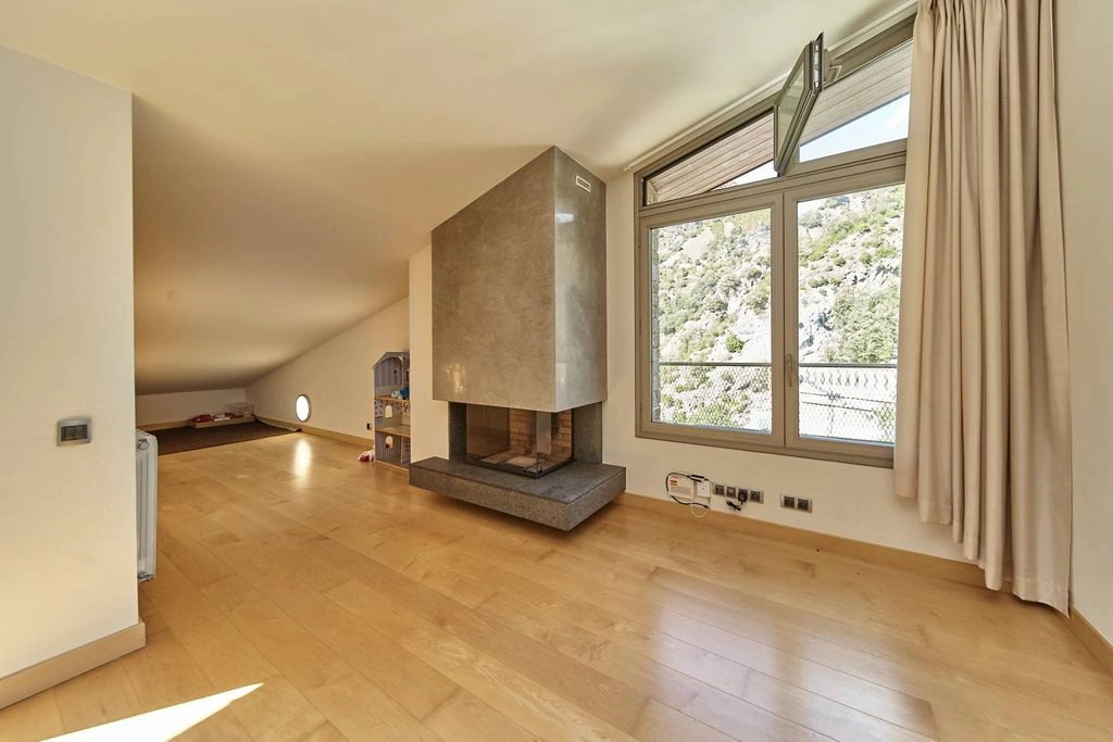 Furnished 3+1 penthouse 195 m2 in Escaldes-Engordany, Andorra
