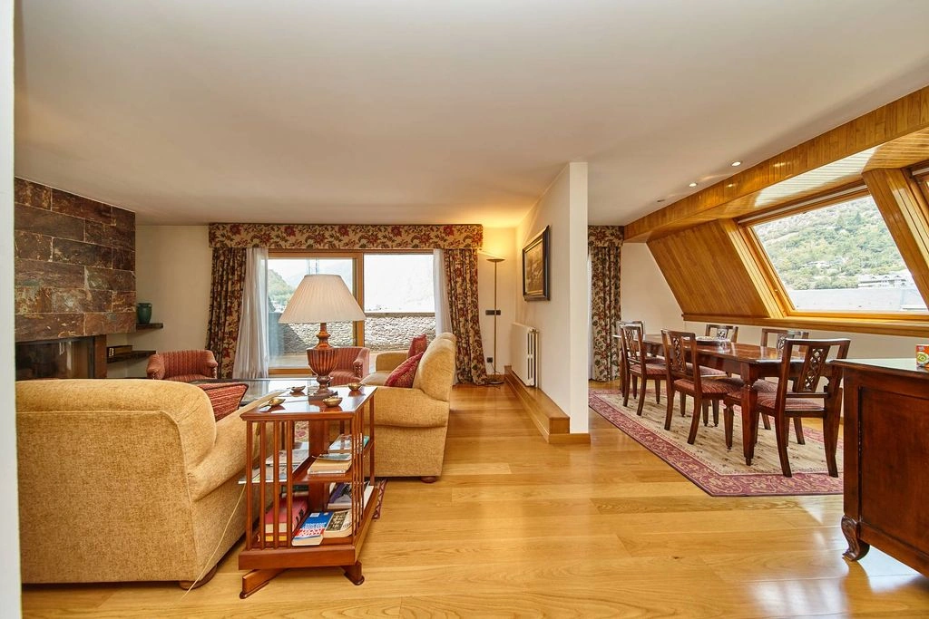 Furnished penthouse 252 m2 in Escaldes-Engordany, Andorra