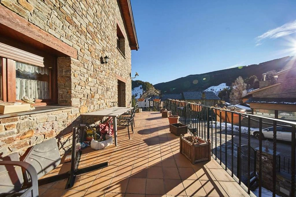 Spacious house 240 m2 in Pal, Andorra