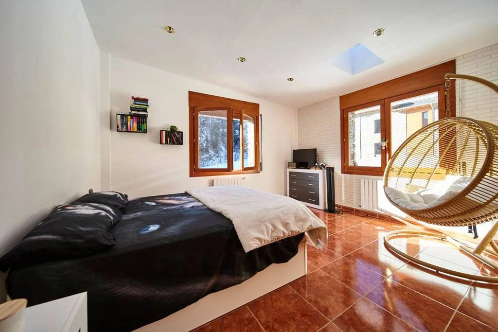 Spacious house 240 m2 in Pal, Andorra
