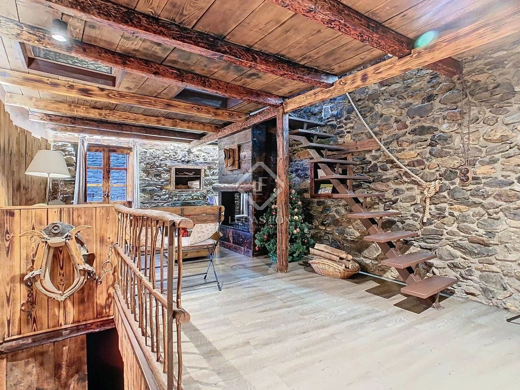 Renovated house 252 m2 in Sornas, Andorra