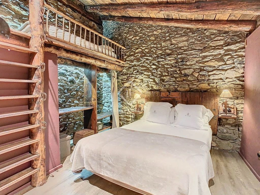 Renovated house 252 m2 in Sornas, Andorra
