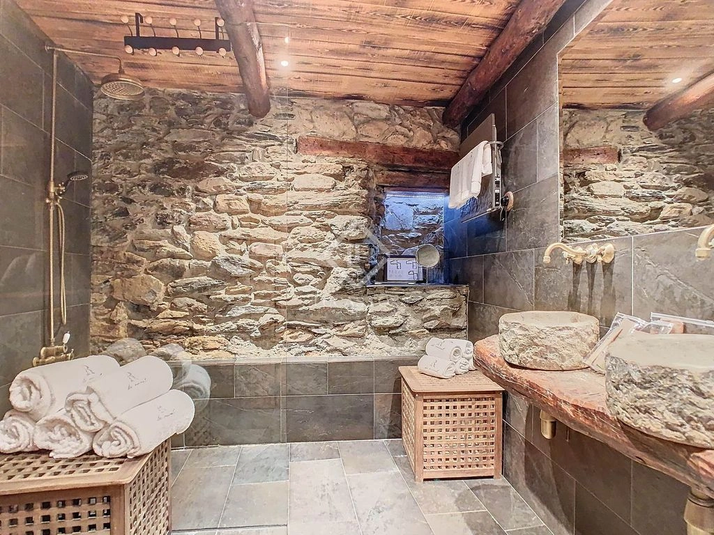 Renovated house 252 m2 in Sornas, Andorra